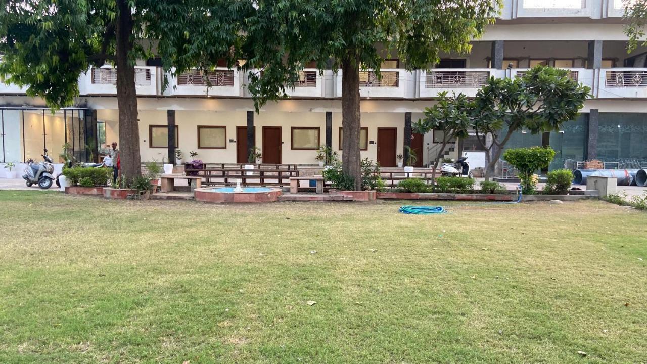 The Kedar Resort Mathura Dış mekan fotoğraf