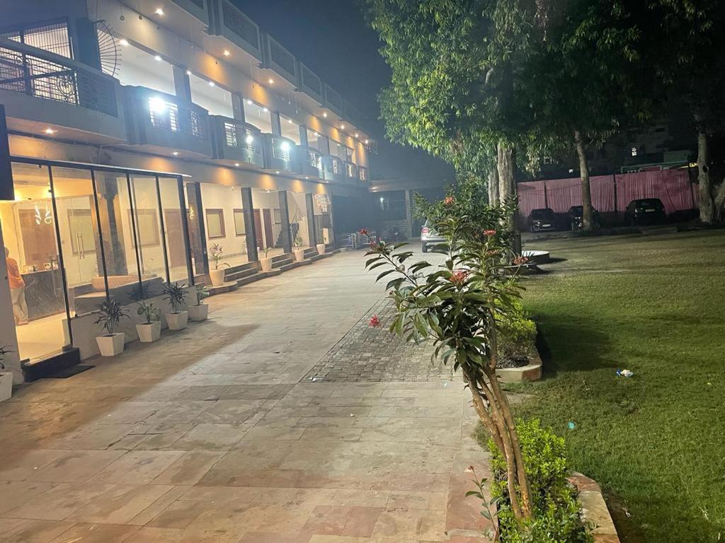 The Kedar Resort Mathura Dış mekan fotoğraf